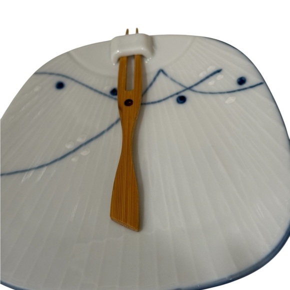 Lillian Vernon Sushi Plates Fan Shaped Porcelain With 4 Bamboo Forks 1981 5X5 - Picture 3 of 5